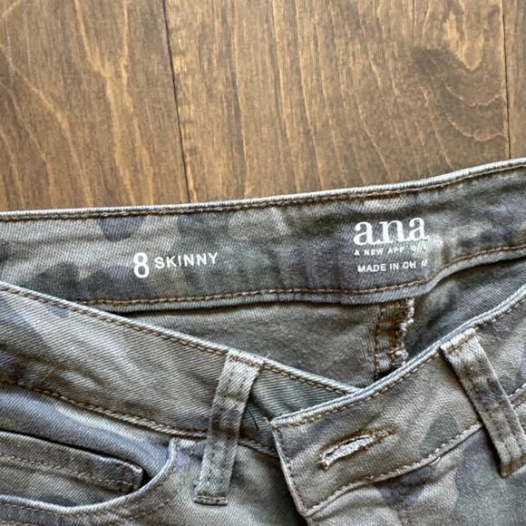 Women’s Ana Size 8 Skinny Camo Pants Size 8 - Picture 5 of 8